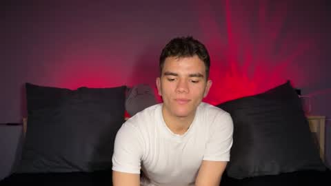 Snapshot of maxwoolf chatting on 17, 7, 2026 Max online show from 17, 7, 2026