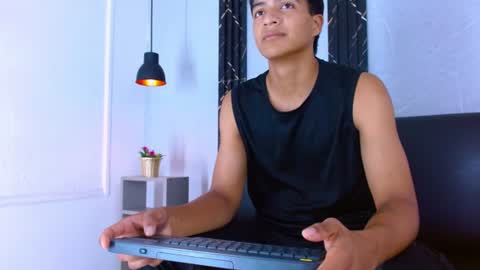 Snapshot of maxwyatt_1 chatting on 7, 7, 2026 Max Wyatt online show from 7, 7, 2026