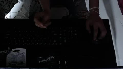 maxx_king01 online show from 9, 6, 2026