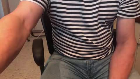 Snapshot of maxx_martin chatting on 8, 10, 2025 Max online show from 8, 10, 2025