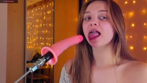 Snapshot of may_fl0wer chatting on 13, 1, 2025 May Flower online show from 13, 1, 2025