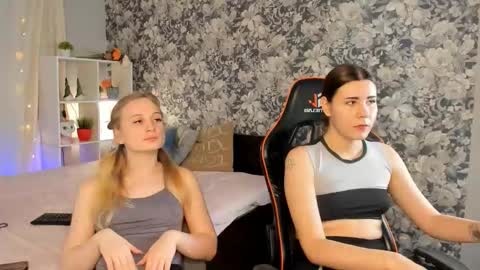 Snapshot of may_want chatting on 4, 12, 2025 Leila online show from 4, 12, 2025