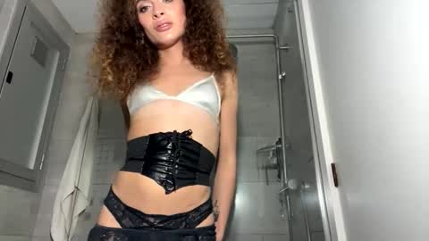 Maya transgirl online show from 17, 10, 2025