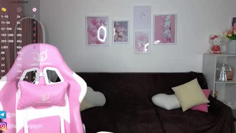 Snapshot of maya_blonde18 chatting on 19, 10, 2025 Maya online show from 19, 10, 2025