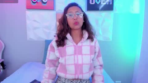 Snapshot of maya_cardona chatting on 16, 12, 2025 Maya online show from 16, 12, 2025