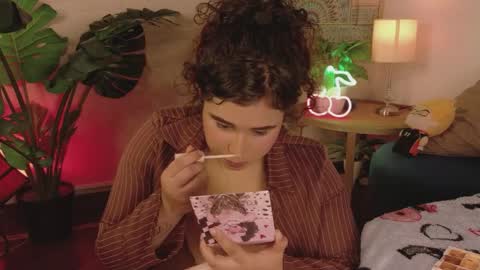 maya_house online show from 9, 4, 2026