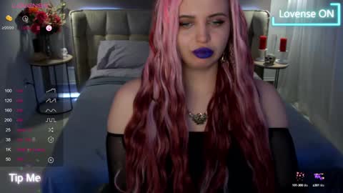 Maya Mils online show from 9, 3, 2025