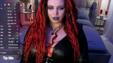 Maya Mils online show from 4, 4, 2026