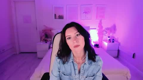 Snapshot of maya_sunshine chatting on 24, 10, 2025 Maya  Follow me online show from 24, 10, 2025