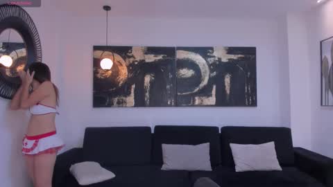 M A Y A    H O F F M A N online show from 5, 2, 2026