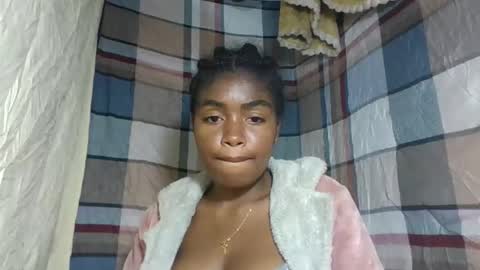 Snapshot of mayajadorelie chatting on 12, 9, 2025 charlesia online show from 12, 9, 2025