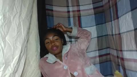 Snapshot of mayajadorelie chatting on 22, 9, 2025 charlesia online show from 22, 9, 2025