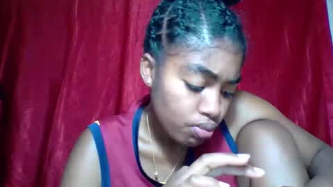 Snapshot of mayajadorelie chatting on 21, 10, 2025 charlesia online show from 21, 10, 2025