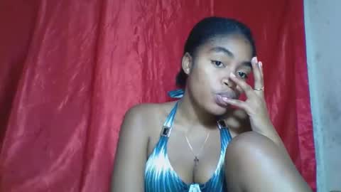 Snapshot of mayajadorelie chatting on 23, 10, 2025 charlesia online show from 23, 10, 2025