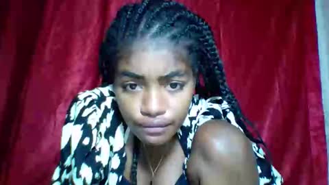 Snapshot of mayajadorelie chatting on 26, 10, 2025 charlesia online show from 26, 10, 2025