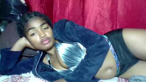 Snapshot of mayajadorelie chatting on 31, 10, 2025 charlesia online show from 31, 10, 2025