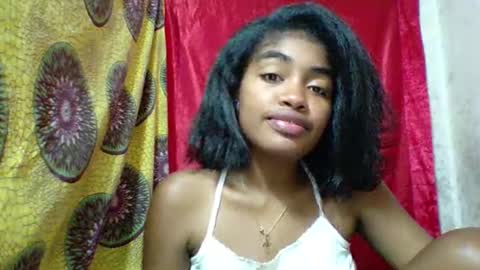 Snapshot of mayajadorelie chatting on 25, 11, 2025 charlesia online show from 25, 11, 2025
