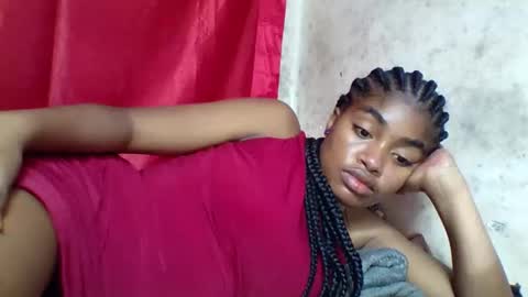 Snapshot of mayajadorelie chatting on 30, 11, 2025 charlesia online show from 30, 11, 2025