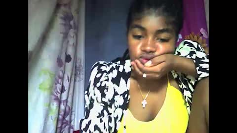 Snapshot of mayajadorelie chatting on 14, 12, 2025 charlesia online show from 14, 12, 2025