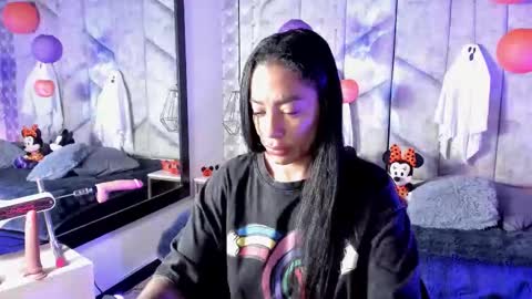 Nicolle Ruselle   Hello my lovely  schedule for great fun from  630 am and end 800 pm Colombian time I wait for you online show from 18, 10, 2025