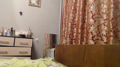 maybe_doll online show from 9, 11, 2025