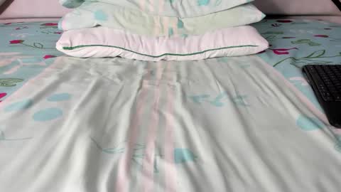 Snapshot of maybelline_666 chatting on 24, 11, 2025 Maybelline69 online show from 24, 11, 2025