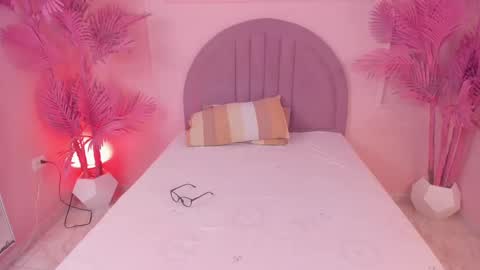 Snapshot of mayevanss chatting on 1, 10, 2025 mayevanss online show from 1, 10, 2025