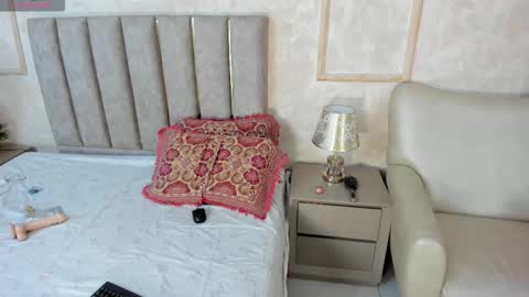 Snapshot of mayevanss chatting on 2, 11, 2025 mayevanss online show from 2, 11, 2025