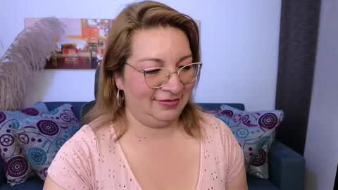 Snapshot of maylinleee chatting on 22, 1, 2025 Mailyn online show from 22, 1, 2025