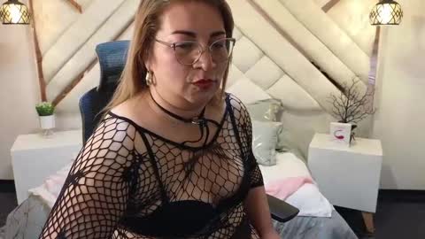 Snapshot of maylinleee chatting on 17, 2, 2025 Mailyn online show from 17, 2, 2025