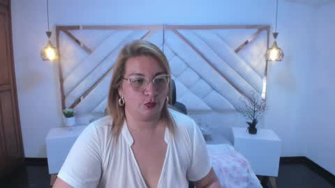 Snapshot of maylinleee chatting on 11, 3, 2025 Mailyn online show from 11, 3, 2025