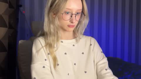 Snapshot of mayvi_cold chatting on 20, 2, 2025 mayvi_cold online show from 20, 2, 2025