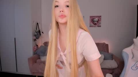 Snapshot of mayya_cuute chatting on 29, 9, 2025  Mila  online show from 29, 9, 2025