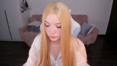 Snapshot of mayya_cuute chatting on 8, 10, 2025  Mila  online show from 8, 10, 2025