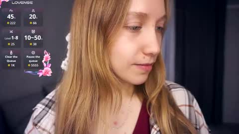 Snapshot of mckenziedyen chatting on 2, 11, 2025 Mary online show from 2, 11, 2025