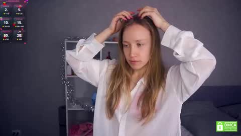 Snapshot of mckenziedyen chatting on 16, 12, 2025 Mary online show from 16, 12, 2025