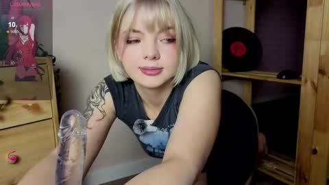 Snapshot of me1inmonro chatting on 28, 11, 2025 me1inmonro online show from 28, 11, 2025