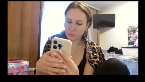 Snapshot of meadoweyes_ chatting on 13, 10, 2025 meadoweyes_ online show from 13, 10, 2025