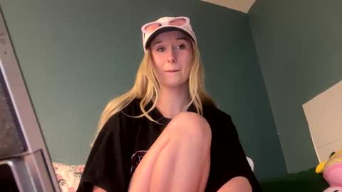 meadowmoon3 online show from 28, 4, 2026