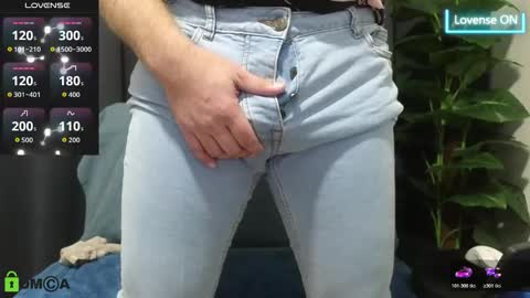 Snapshot of meaty_roll chatting on 28, 10, 2025 Meaty Roll online show from 28, 10, 2025