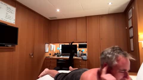 Meau Lest online show from 18, 10, 2025