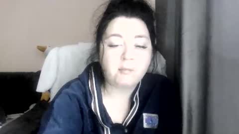 Snapshot of medjik_lool chatting on 27, 10, 2025 Oltereodora-lima online show from 27, 10, 2025