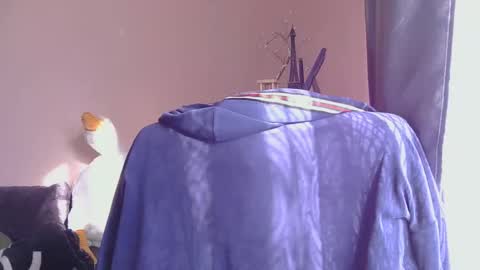 Snapshot of medjik_lool chatting on 12, 11, 2025 Oltereodora-lima online show from 12, 11, 2025