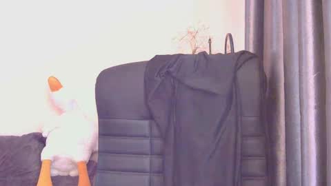 Snapshot of medjik_lool chatting on 25, 11, 2025 Oltereodora-lima online show from 25, 11, 2025