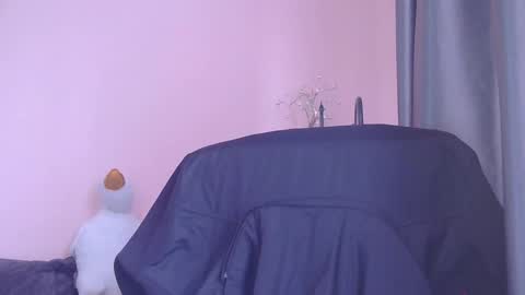 Snapshot of medjik_lool chatting on 27, 11, 2025 Oltereodora-lima online show from 27, 11, 2025