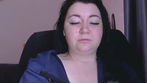 Snapshot of medjik_lool chatting on 4, 12, 2025 Oltereodora-lima online show from 4, 12, 2025