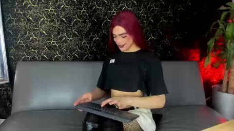 Medusa Ts online show from 2, 11, 2025