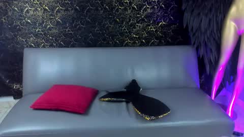 Medusa Ts online show from 4, 12, 2025