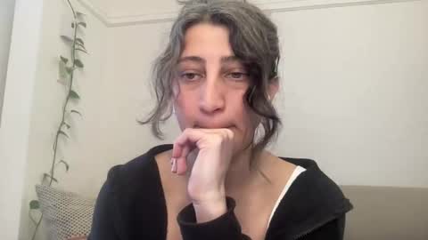 Snapshot of meena0220 chatting on 6, 5, 2026 Meena online show from 6, 5, 2026