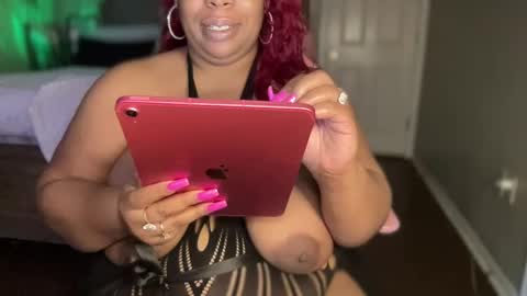 Snapshot of meetsouthernpeach chatting on 1, 1, 2025 Southern Peach online show from 1, 1, 2025